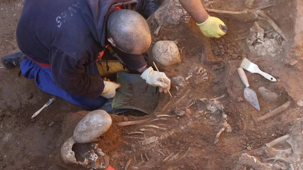 CONCES DIRECTA AL AYUNTAMIENTO DE CÓRDOBA LA EXHUMACIÓN DE RESTOS DE PERSONAS DESAPARECIDAS VÍCTIMAS DE LA GUERRA CIVIL ESPAÑOLA Y LA DICTADURA FRANQUISTA, EN LAS FOSAS DE CEMENTERIOS